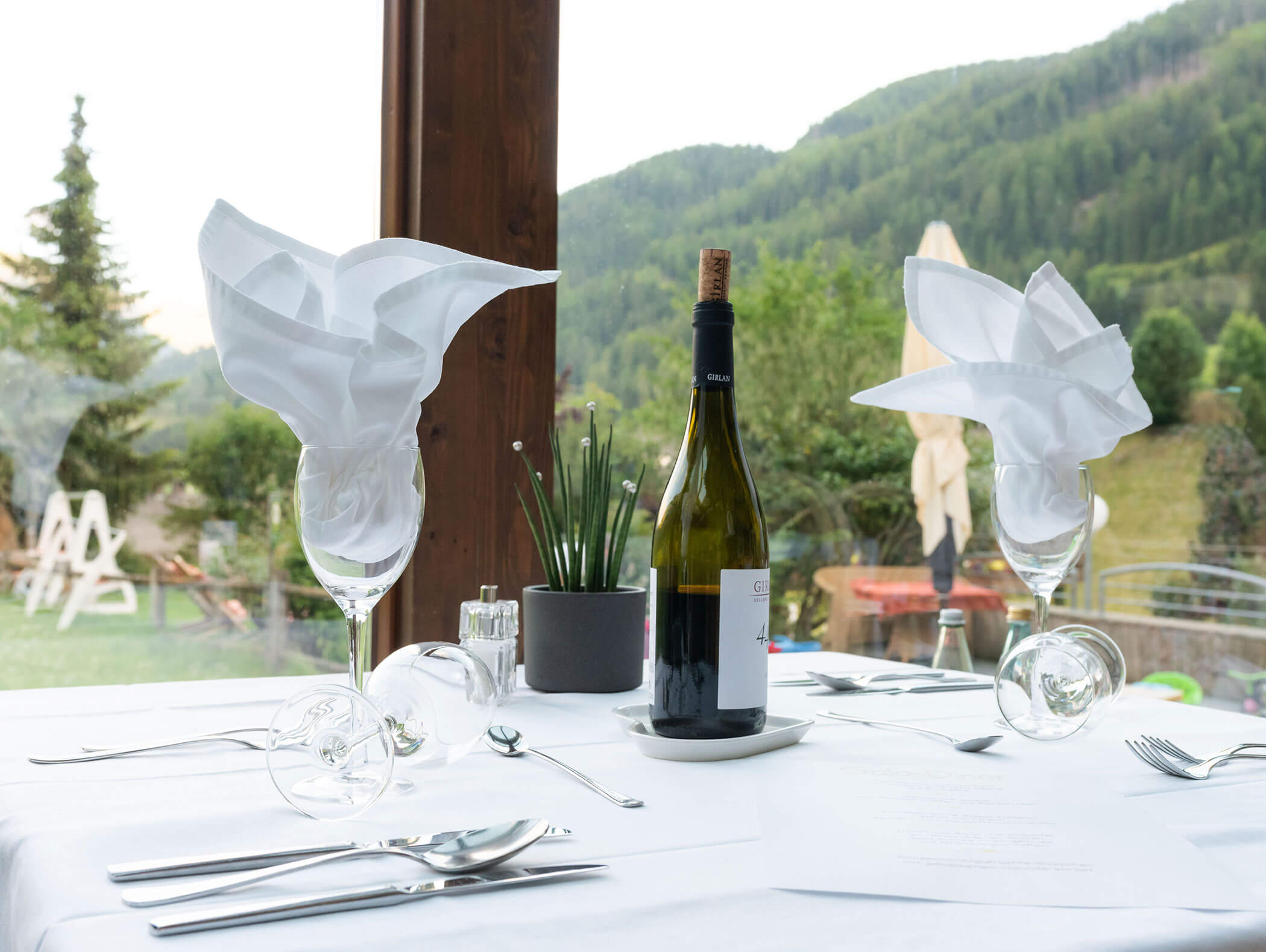 Beautifully laid table at the Berghotel Alpenfrieden