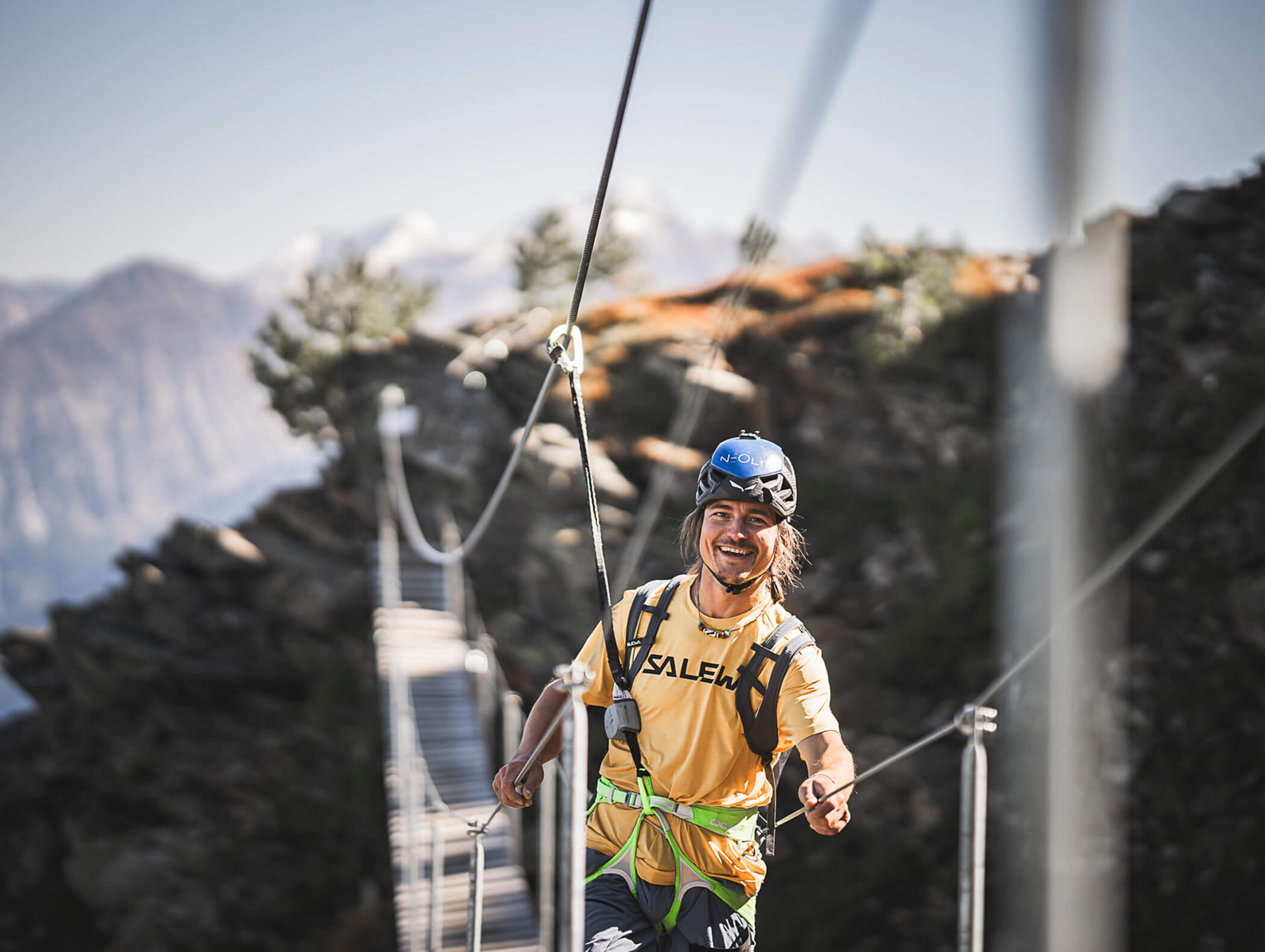 Bergsteiger genießt den Klettersteig - Berghotel Alpenfrieden